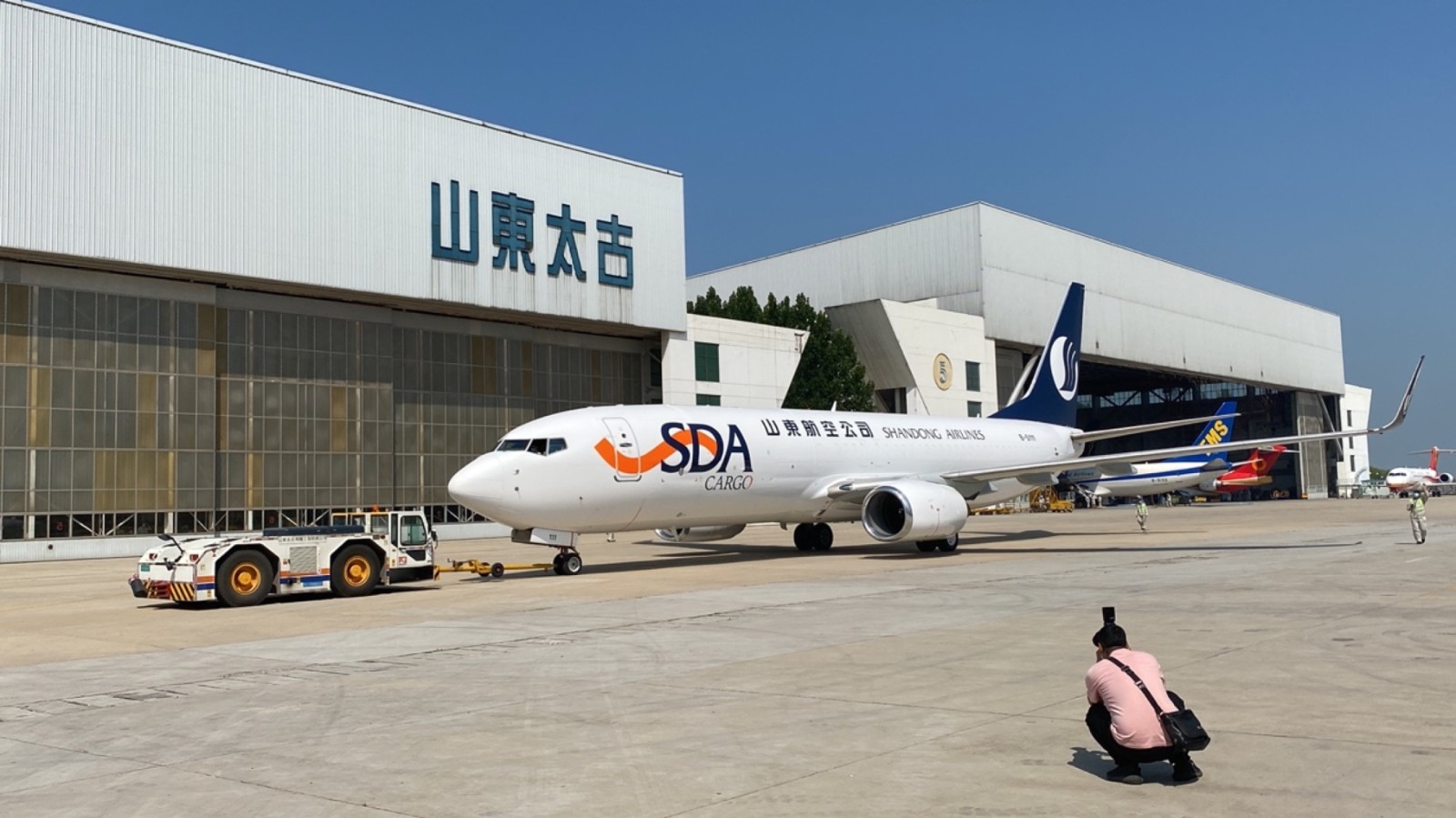 BOEING 737MAX-8 B-1275 中国青岛流亭国际机场 【一图党】山东航空B737 MAX8 孔子号夜景